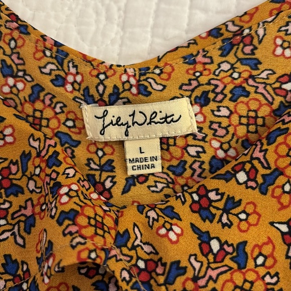 Lily White Sleeveless Blouse Size Large - Picture 3 of 12